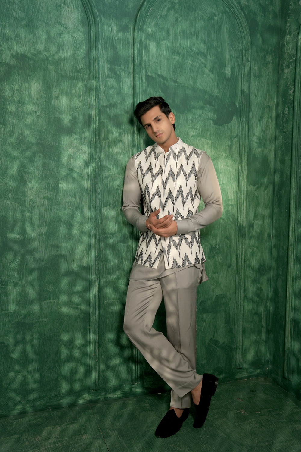 White Ikat Bandi Set
