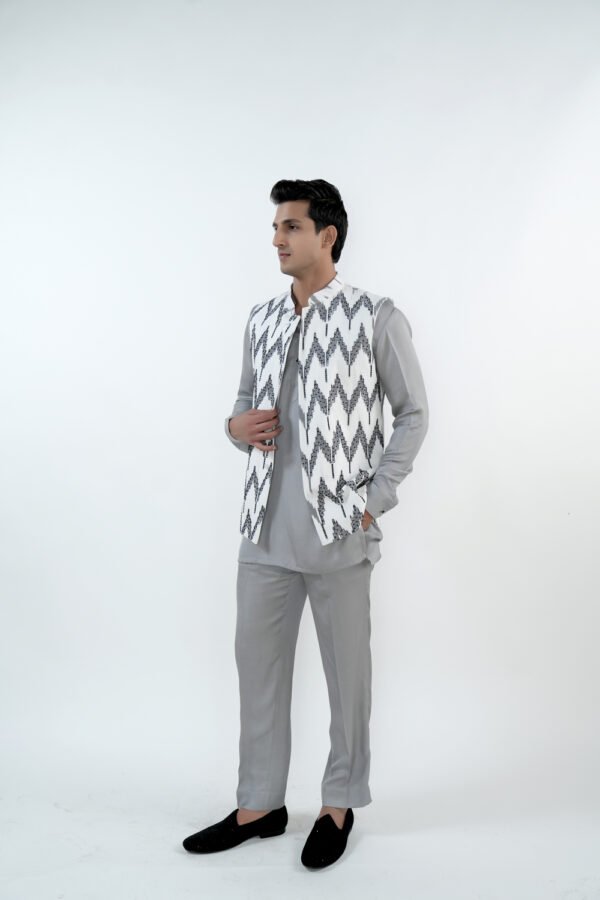 White Ikat Bandi Set - Image 6