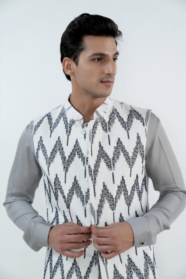 White Ikat Bandi Set - Image 7