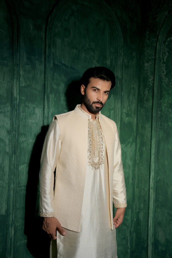 Ascent Ivory Badi Set