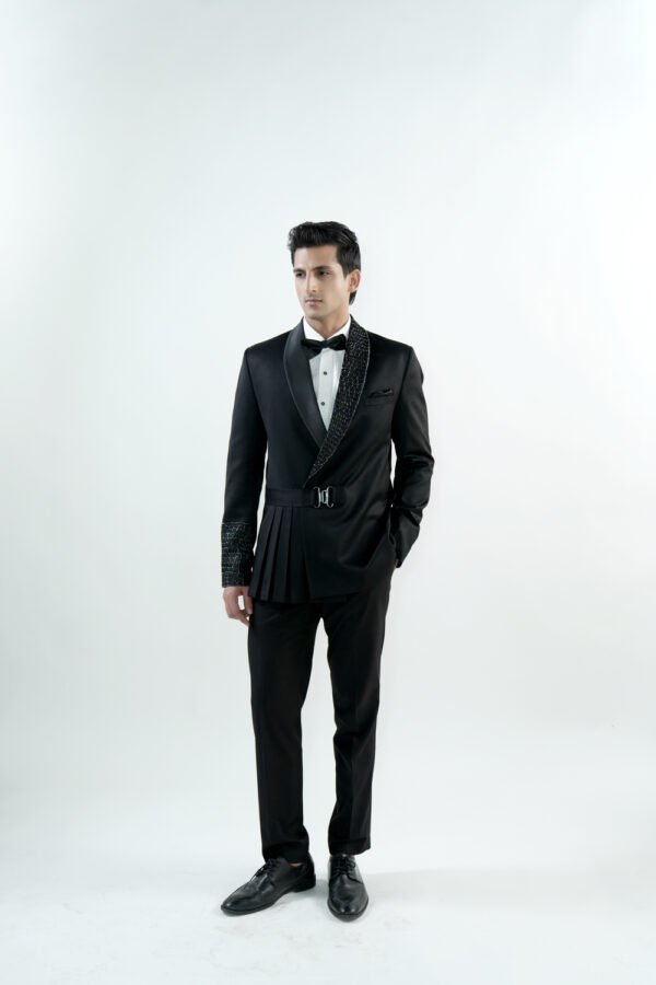 Rogue Black Tuxedo - Image 4